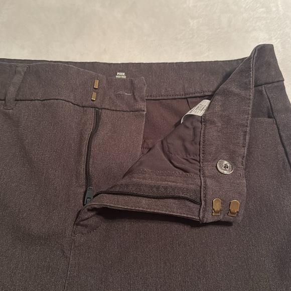 Women’s Old Navy Pixie High Rise pants, size 10 Tall - Picture 6 of 6